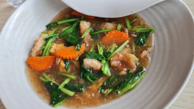 ราดหน้าปลาเก๋า