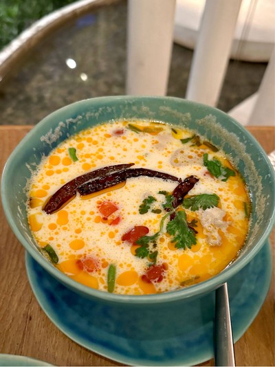 ต้มข่าไก่