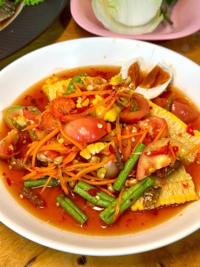 ตำข้าวโพดไข่เค็ม