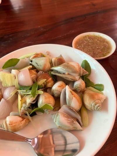 หอยชักตีนลวก