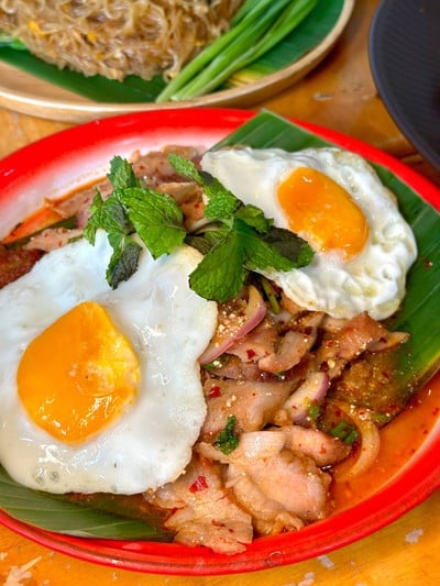 น้ำตกคอหมูพระอาทิตย์