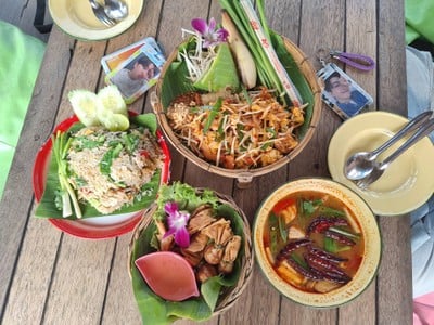 อาหาร หรือ เครื่องดื่ม