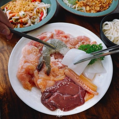 หมูหมึกกุ้ง หมูกระทะ Rooftop