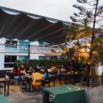 หมูหมึกกุ้ง หมูกระทะ Rooftop