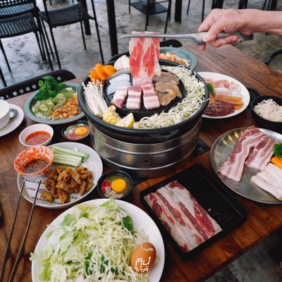 หมูหมึกกุ้ง หมูกระทะ Rooftop