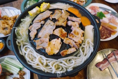 หมูหมึกกุ้ง หมูกระทะ Rooftop