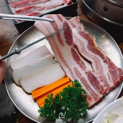 หมูหมึกกุ้ง หมูกระทะ Rooftop