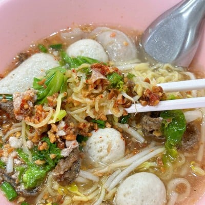 ล้งเล้งลูกชิ้นปลา - ก๋วยเตี๋ยวเย็นตาโฟรสเยี่ยม สาขาบรรทัดทอง