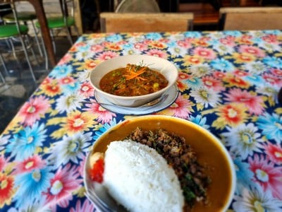 อาหาร หรือ เครื่องดื่ม