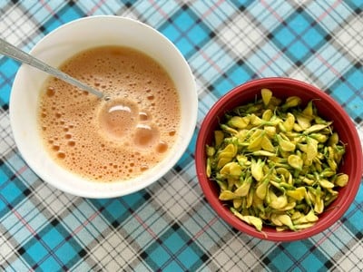 วิธีทำ ไข่เจียวดอกโสน วิธีทำ ไข่เจียวดอกโสน