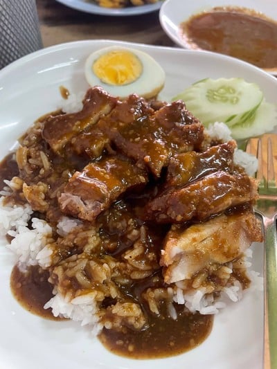 ข้าวหมูกรอบ