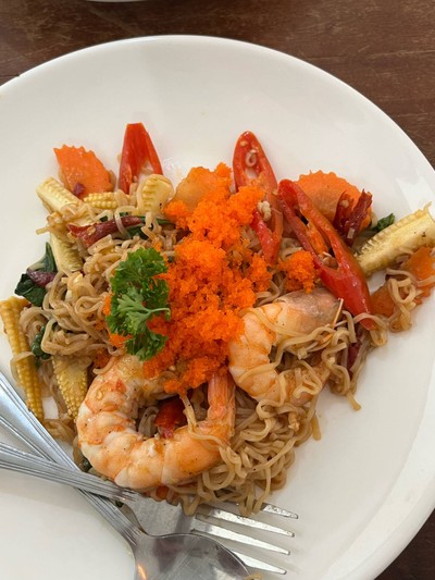 ผัดมาม่าไข่กุ้ง