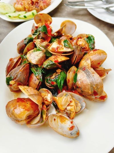 หอยตลับผัดโหระพา