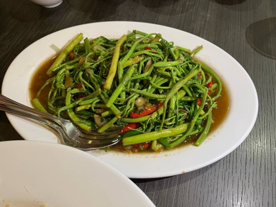 ผัดผักกระเฉด