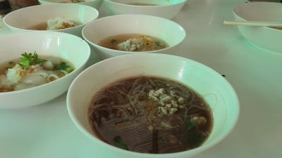 ก๋วยเตี๋ยวน้ำตกหมู