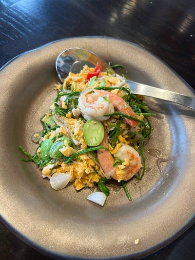 ผัดสามเหม็น.