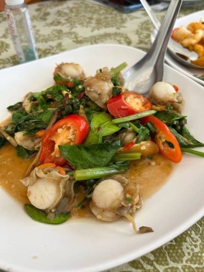 หอยเชลล์ผัดฉ่า