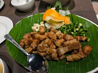 หมูสามชั้นทอดนํ้าปลา