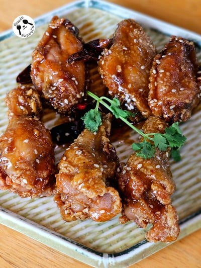 ไก่ทอดบุญชน 6 ชิ้น