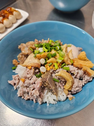 ข้าวต้มแห้งกระดูกหมู