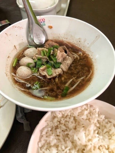 เกาเหลาหมูตุ๋น รวมทุกอย่าง