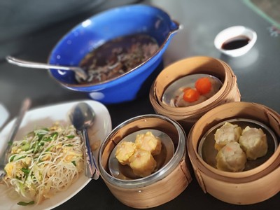 อาหาร หรือ เครื่องดื่ม