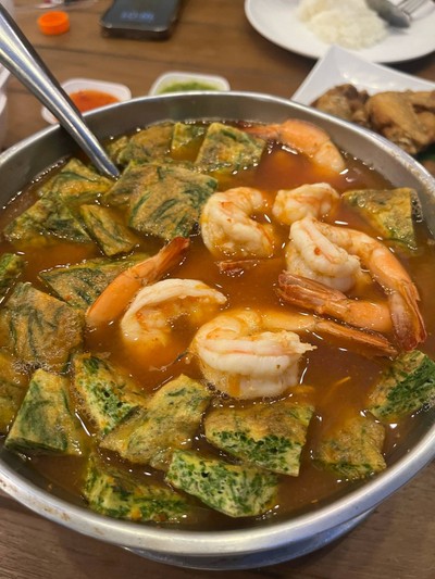 แกงส้มชะอมกุ้ง