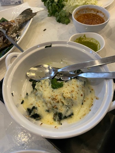 ผักโขมอบชีส