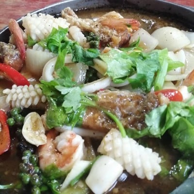 อาหาร หรือ เครื่องดื่ม