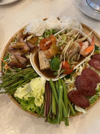 ส้มตำถาด