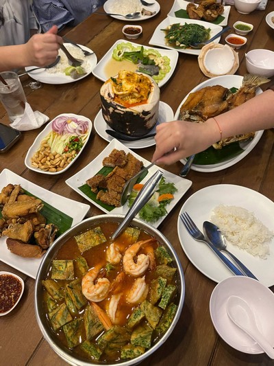 แกงส้มชะอมกุ้ง