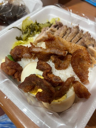 ข้าวหมูกรอบ