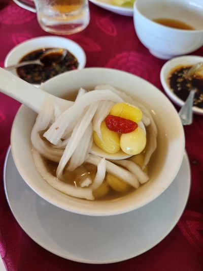 อาหาร หรือ เครื่องดื่ม