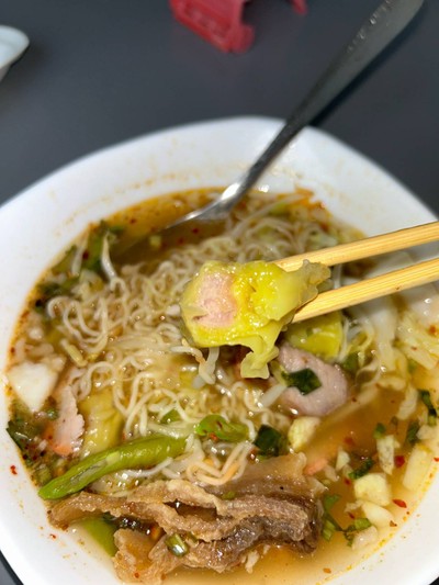 บะหมี่แห้งต้มยำ