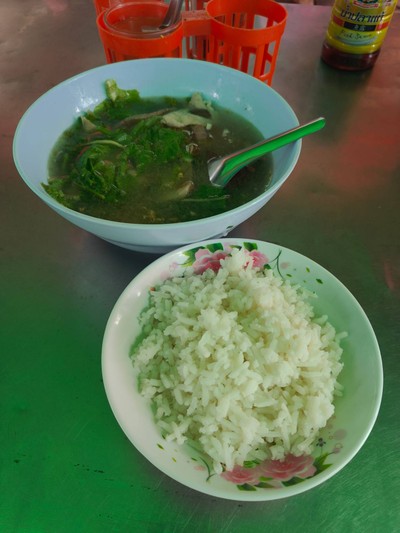 เกาเหลาต้มเลือดหมู + ข้าวเปล่า