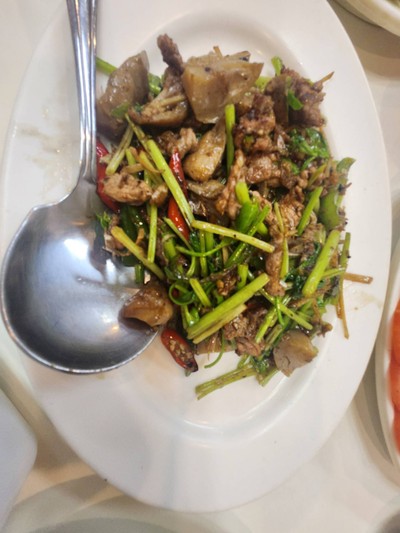 เนื้อเก้งผัดขึ้นไช่
