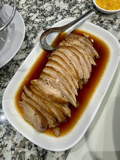 เป็ดพะโล้ครึ่งตัว