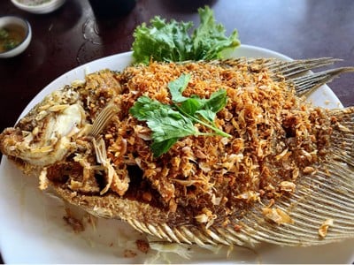 ปลาแรดทอดกระเทียม