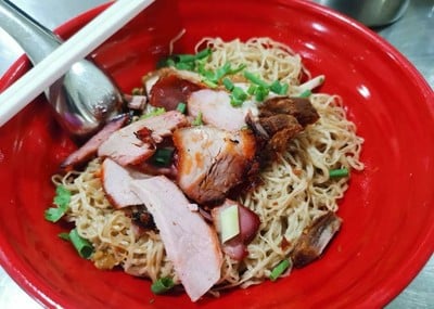 อาหาร หรือ เครื่องดื่ม
