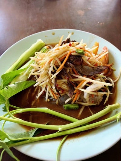 ส้มตำปูปลาร้ากุ้งสด
