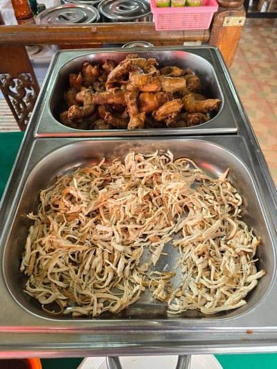 อาหาร หรือ เครื่องดื่ม