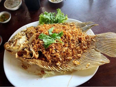 ปลาแรดทอดกระเทียม