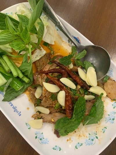 คอหมูย่างน้ำตก