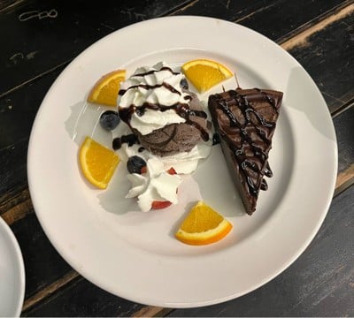 บราวนี่ช็อกโกแลตไอศกรีม