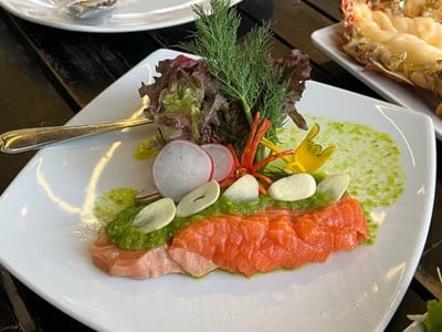 แซลมอนแซ่บ