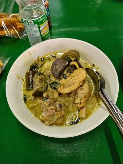 ขนมจีนเขียวหวานไก่