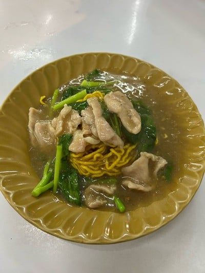 หมี่กรอบเหลืองราดหน้า