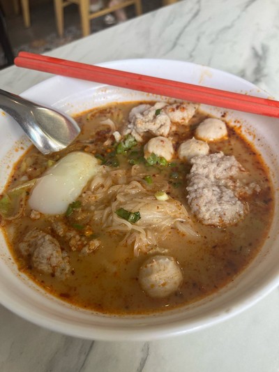 บะหมี่ต้มยำน้ำข้นไข่ออนเซ็น