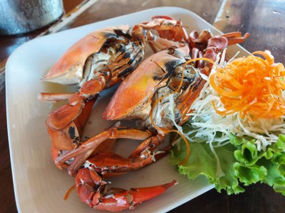 ปูดำไข่นึ่ง