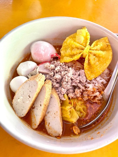 บะหมี่ต้มยำวีไอพีพิเศษเครื่อง